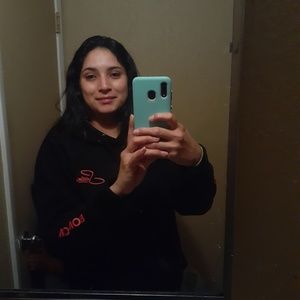 Meet your Posher, Leticia